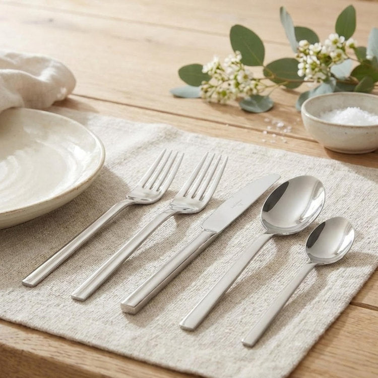 Flatware set
